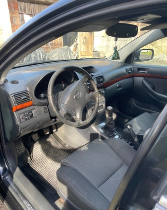 Toyota Avensis cena 5000 przebieg: 430000, rok produkcji 2004 z Karczew małe 121